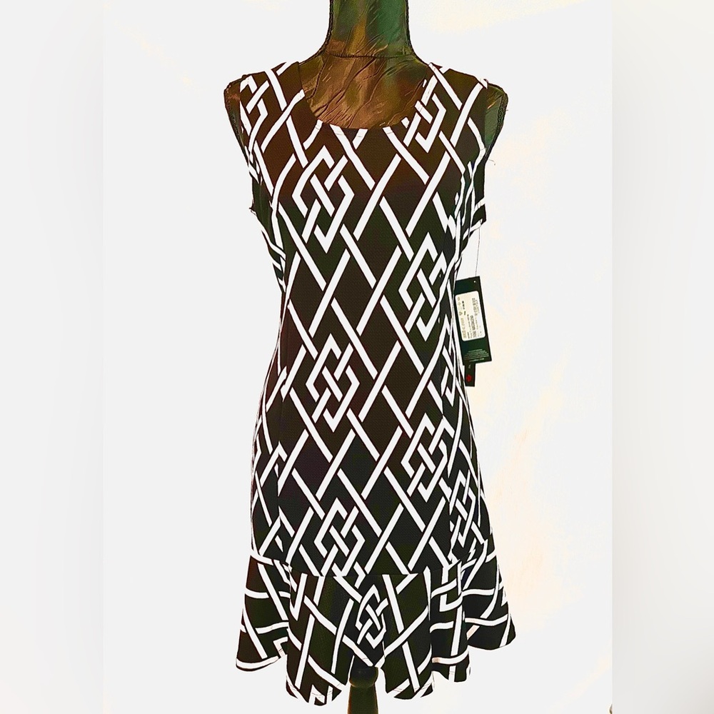 Geometric Black and White Sleeveless Dress
